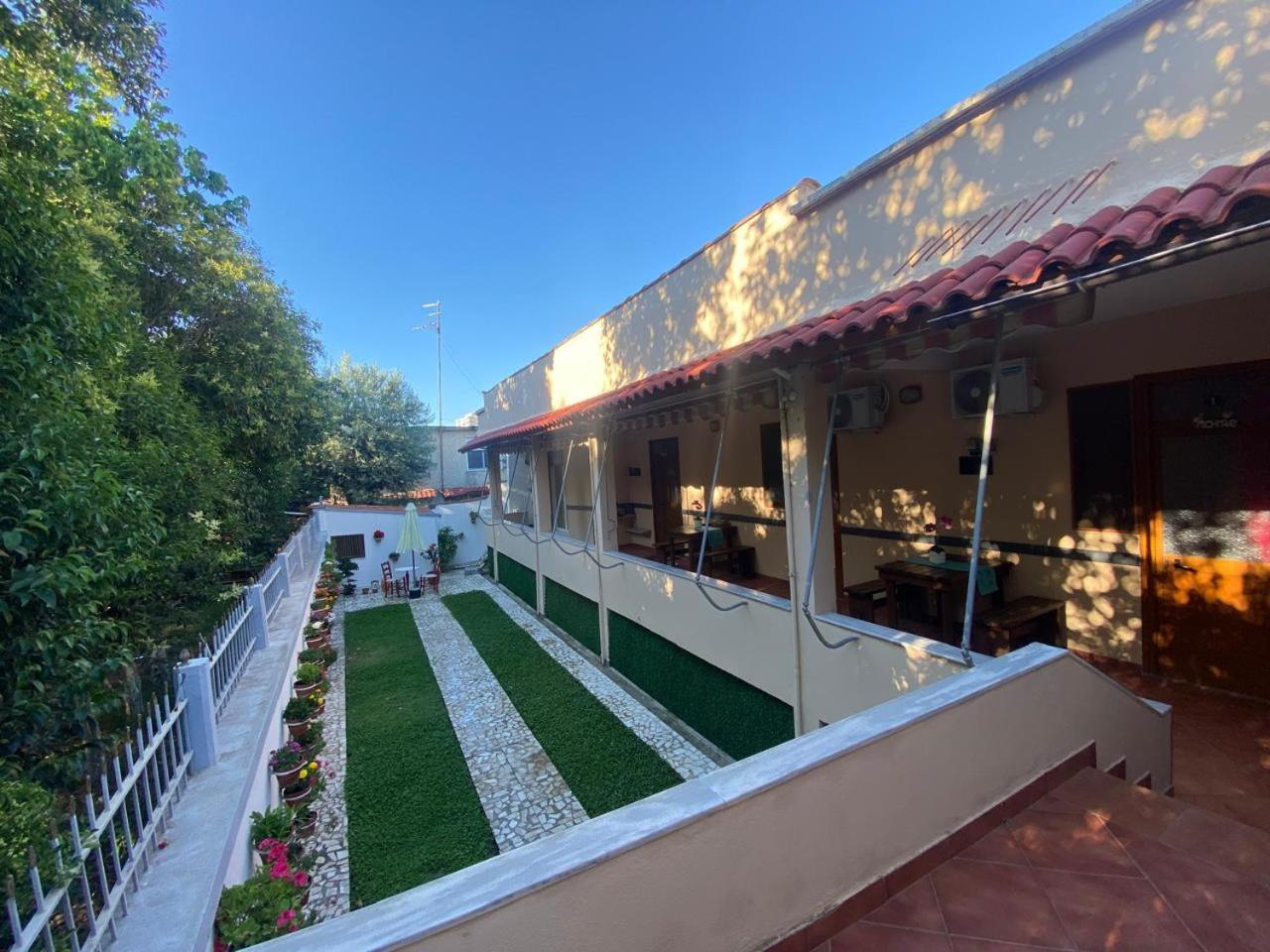 Ramo's Charming With Sunlit Veranda - 1st