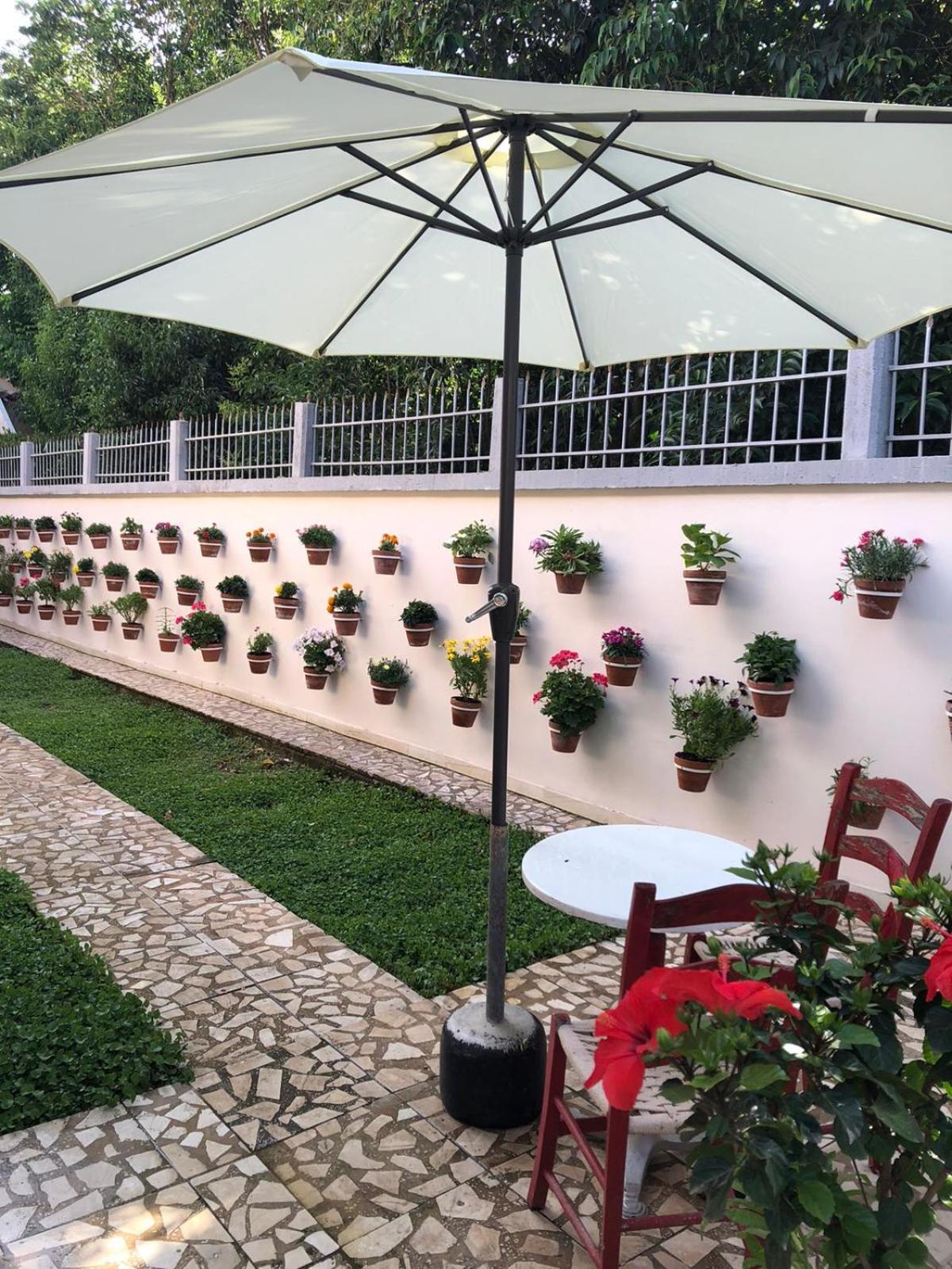 Ramo's Charming With Sunlit Veranda - 1st Appartement Vlorë