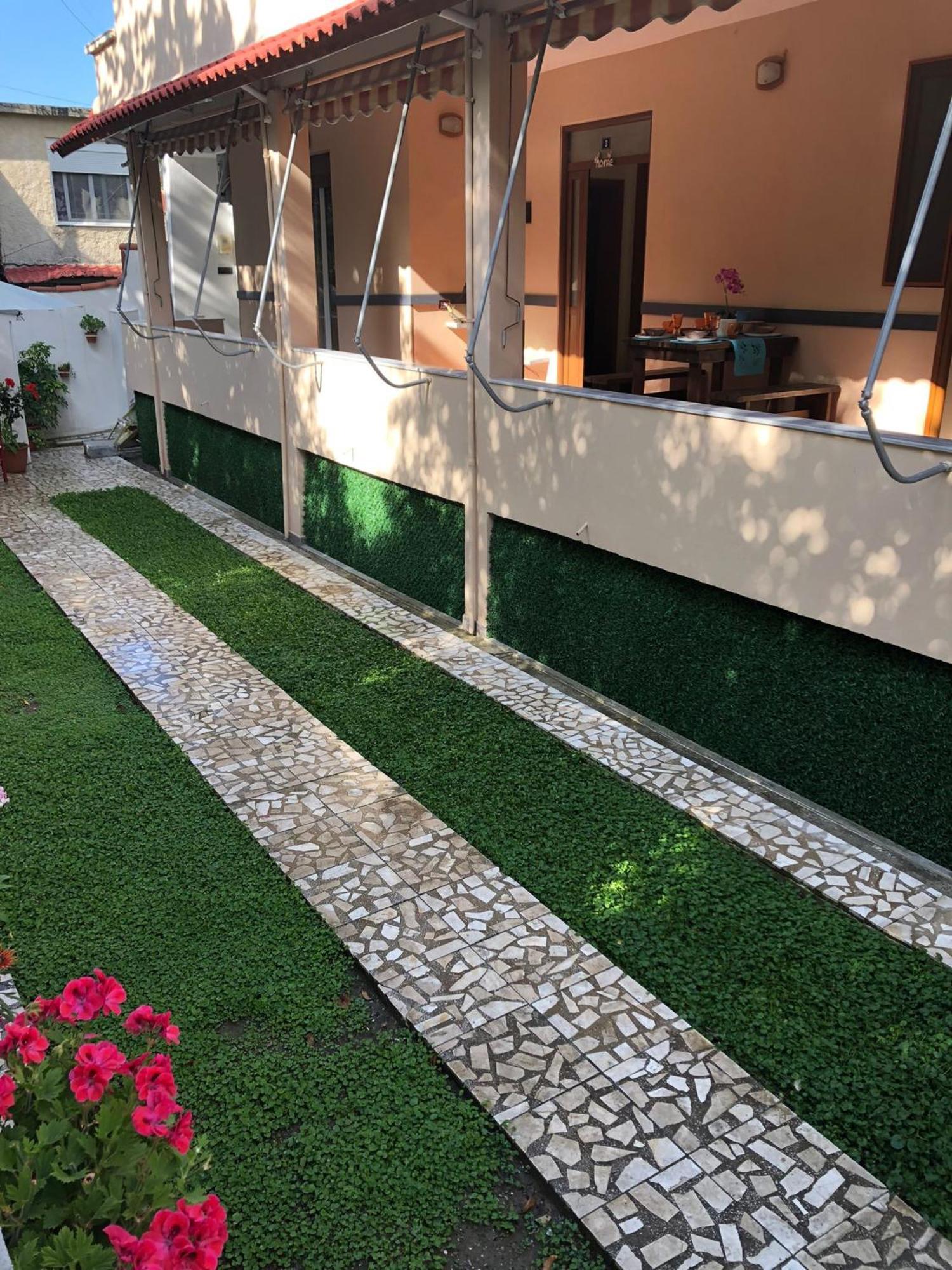 Ramo's Charming With Sunlit Veranda - 1st